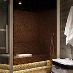 Hotell De Seze 4*