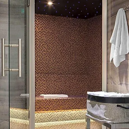 Hotel De Seze 4*