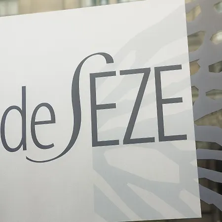 دي سيز فندق