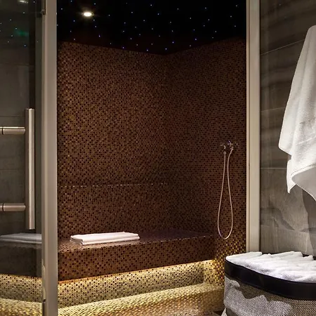 Hotel De Seze 4*