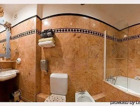 دي سيز فندق باريس