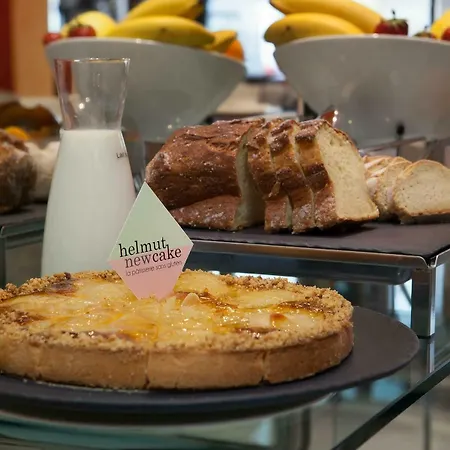 دي سيز فندق 4*